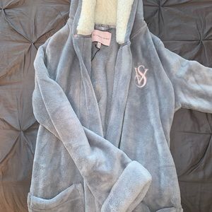 VS Robe
